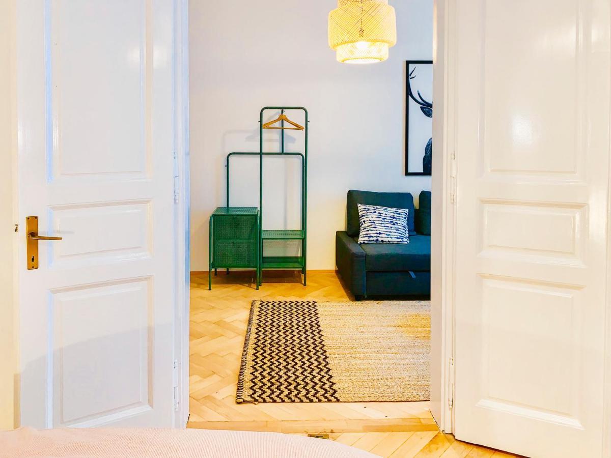 Contemporary City Apartment - By Nahuen Suites Γκρατς Εξωτερικό φωτογραφία